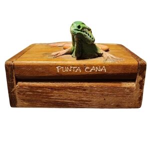 Iguana Novelty Box